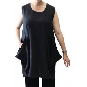 NEW MOSAIC oversized pocket linen top in black